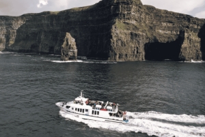 From Dublin: Cliffs of Moher, Boat Tour & Ailwee Caves