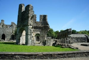 From Dublin: Famous Irish Castles and Monastery Private Tour