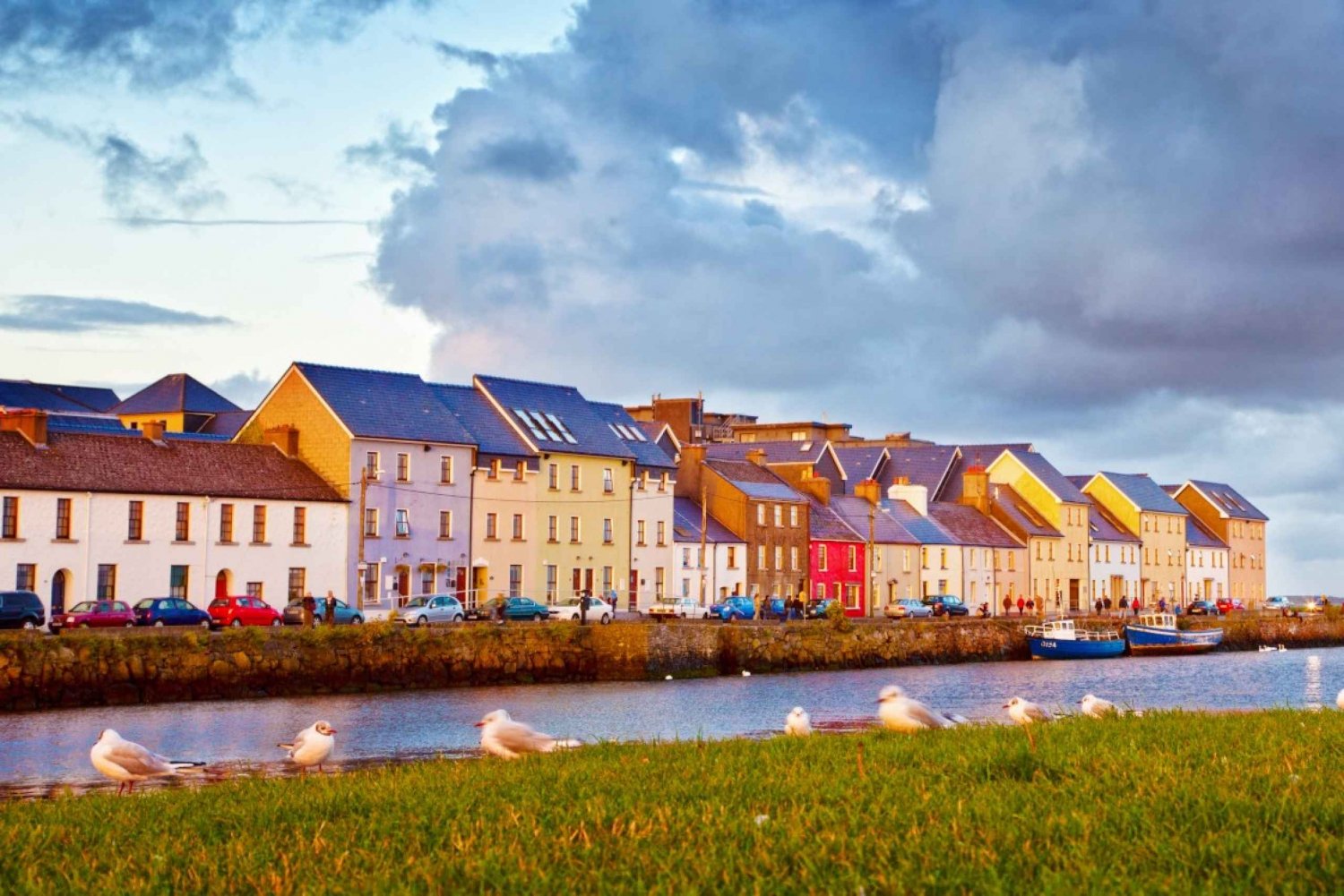 Von Dublin aus: Cliffs of Moher, Burren & Galway Tagestour
