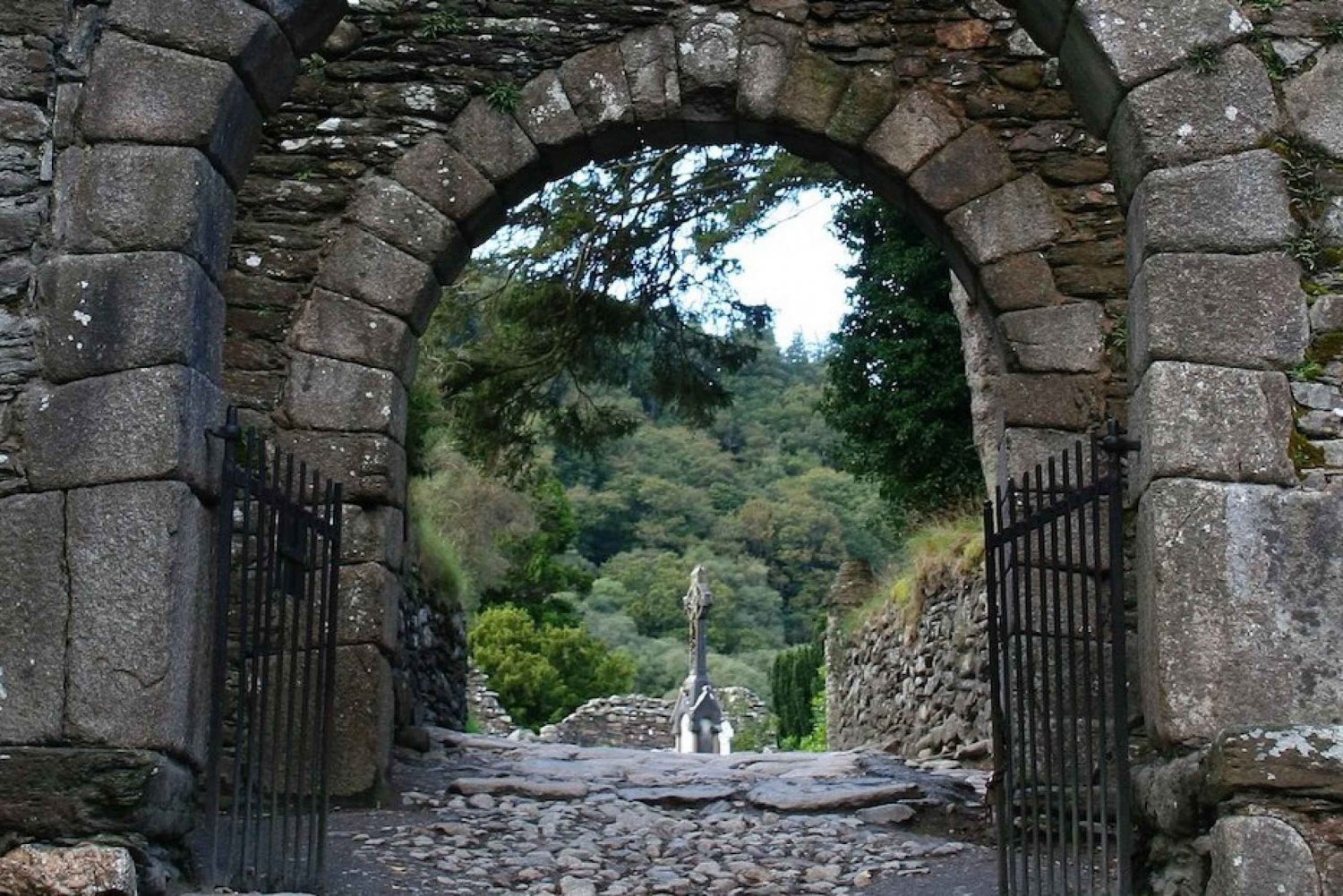 Glendalough: Wycieczka audio z przewodnikiem po legendach i zabytkach