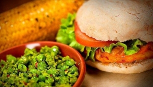 Nando's (Swords)