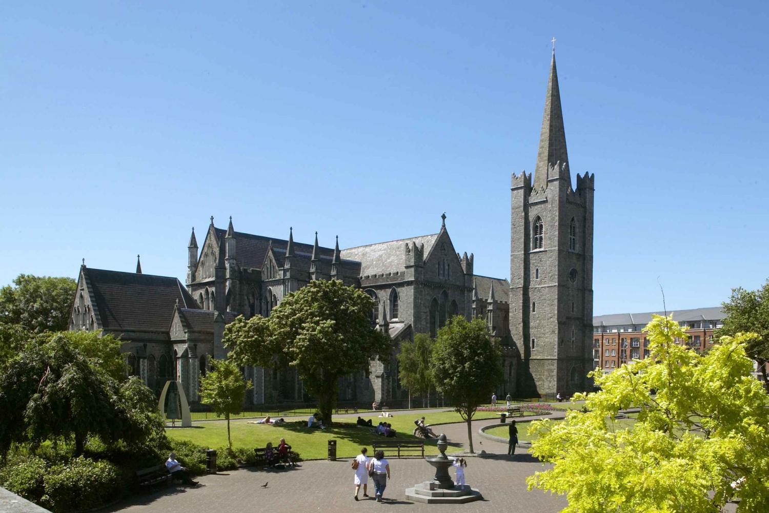 Dublin: Skip-the-Line Saint Patrick's Cathedral & City Tour