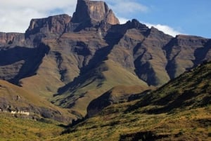 1/2 päivä Drakensbergin vuoret ja patikointi Durbanista käsin