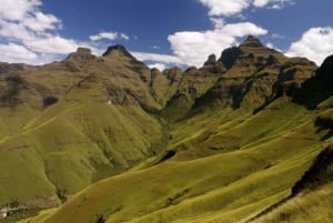 1/2 Päivän Drakensbergin vuoret ja vaellus Durbanista alkaen