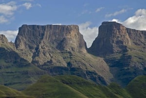 Tour de 1 dia e meio pelas montanhas Drakensberg e caminhada saindo de Durban