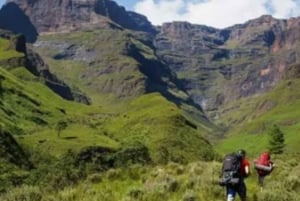 Tour de 1 dia e meio pelas montanhas Drakensberg saindo de Durban