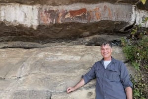 Durban: Drakensberg Rock Art & Mandela Capture Site Tour