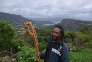 Durban: Zulu Oracle and Herbalist Experience Day Tour