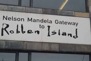 Cape Town: Private Robben Island Half-Day Tour with Pickup