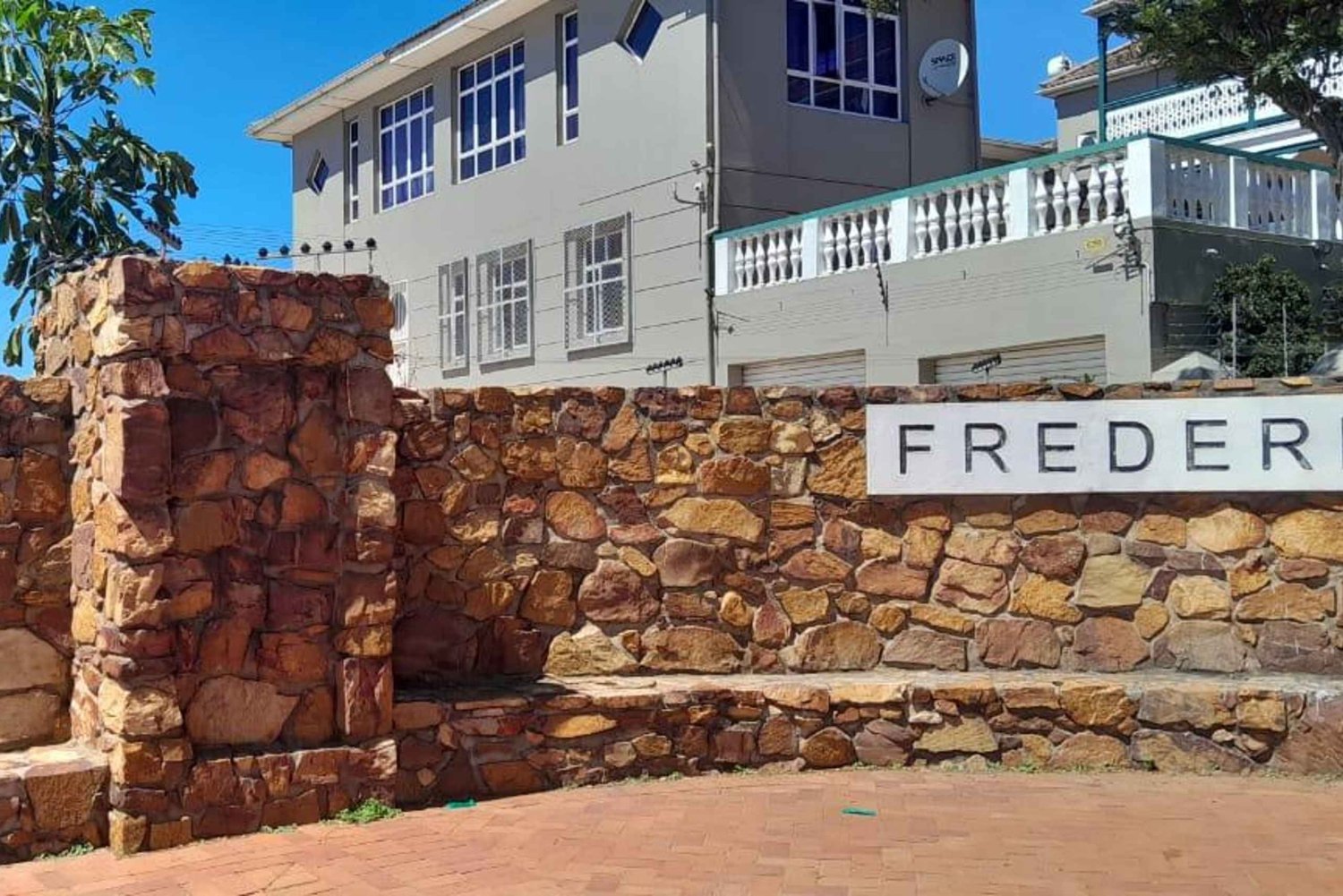 Port Elizabeth: wycieczka po mieście, wizyta na Uniwersytecie Nelsona Mandeli.