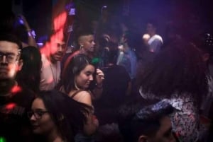 Port Elizabeth: Nightlife Tour with Dinner and Transport