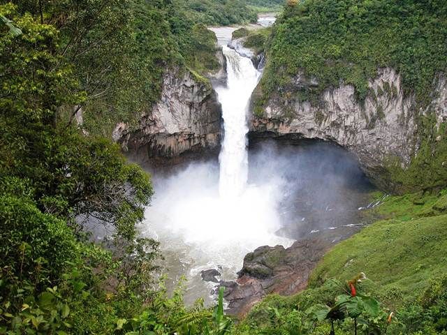 San Raphael Falls (credit: Ministry of Tourism Ecuador)