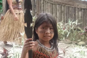 Baños: Viidakko ja alkuperäiskansojen yhteisö Koko päivä