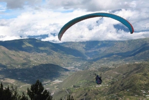 Baños: Tandemflygning med skärmflygning med utsikt över Anderna