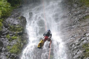 التجديف في الوديان في شمال غرب كيتو