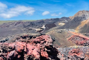 ¡Conquista el Volcán Sierra Negra! Expedición a los campos de lava