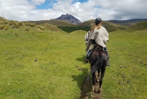 Cotopaxin kansallispuiston ratsastusretki hevosella