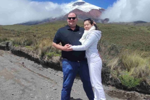 Tour di un giorno del Cotopaxi e del Quilotoa da Quito Vulcano-Cratere del Lago