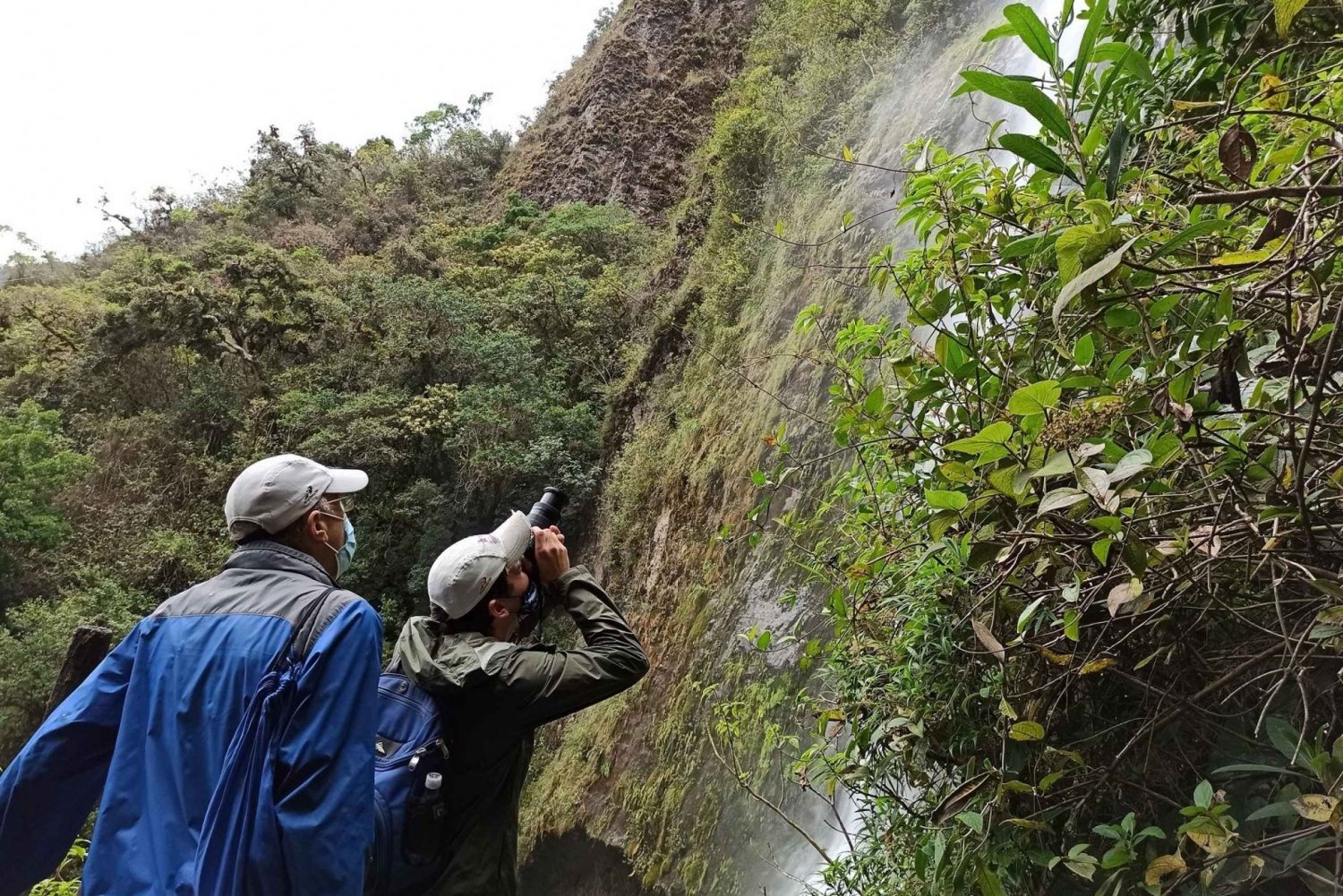 Cuenca: Girón Waterfall and Busa Lake Day Trip