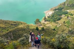 Full day at Laguna Quilotoa: nature and Andean culture