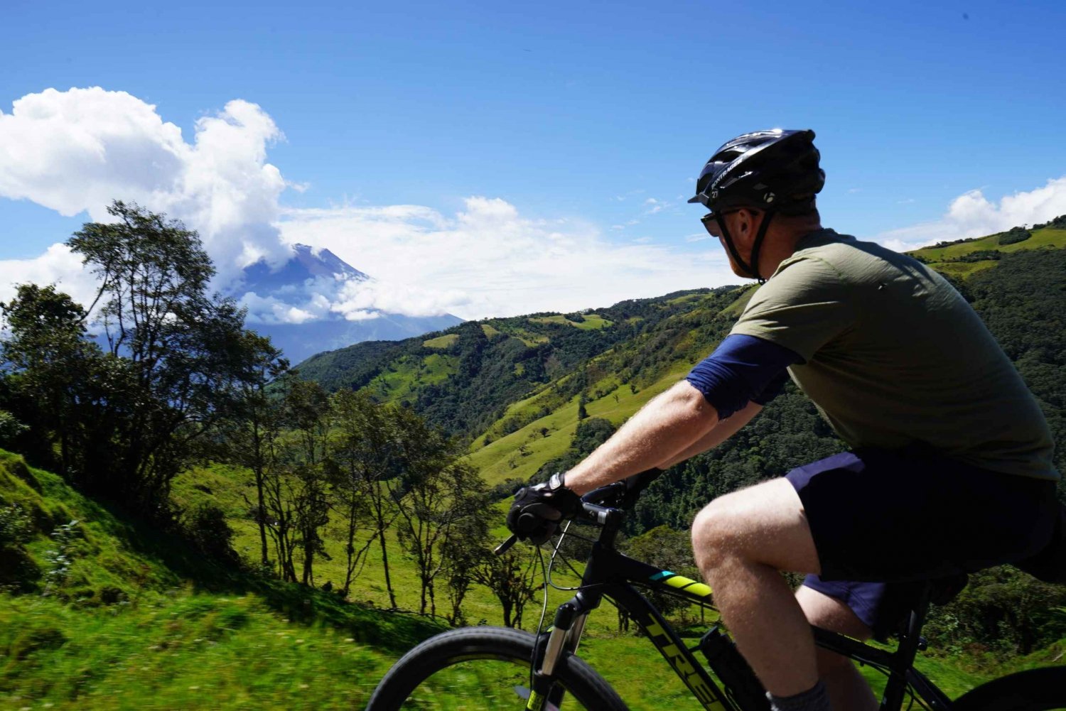 Equador Ativo: Caminhe, ande de bicicleta e faça rafting nas regiões dos Andes e da Amazônia