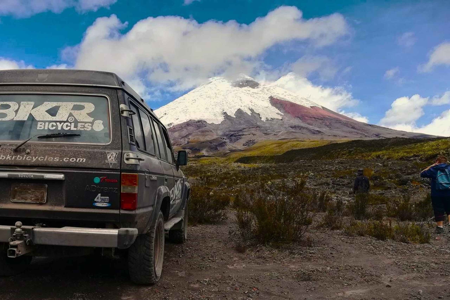 Ecuador: Toyota Land Cruiser 4x4 Rental with Driver