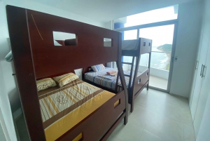 Esmeraldas: Tonsupa Beachfront Apartment with Jacuzzi: Tonsupa Beachfront Apartment with Jacuzzi