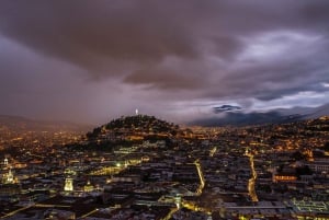Abendliche Tour in Quito: Koloniale Lichter & lokales Leben