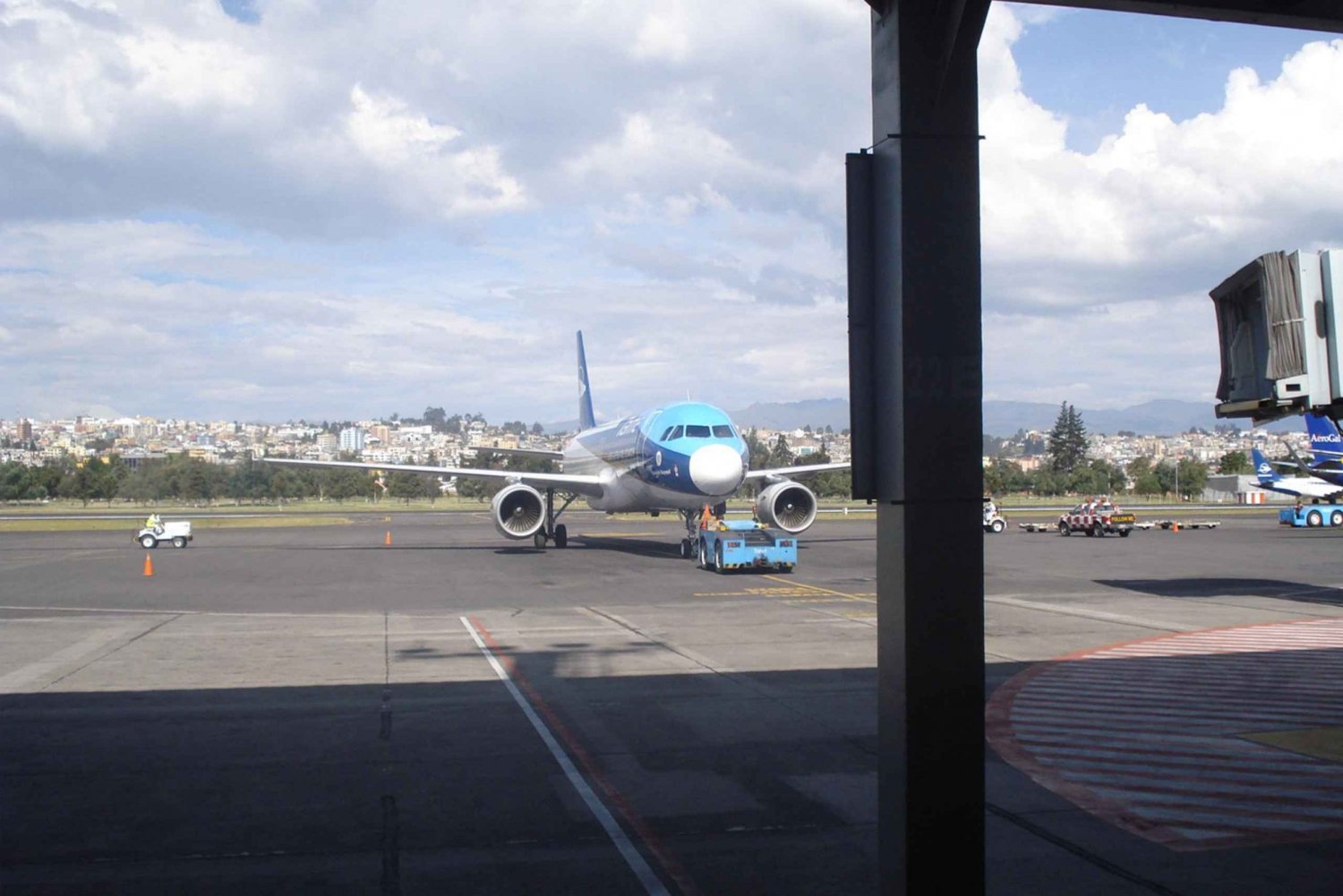 Expressöverföring: Expressutgång från Mariscal Sucre flygplats till Quito