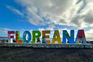 Isla Floreana: Tour día Completo en Galápagos con Enchanted Islands!