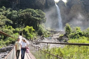 Desde Quito: Excursión de un día a Baños y la Alta Amazonía