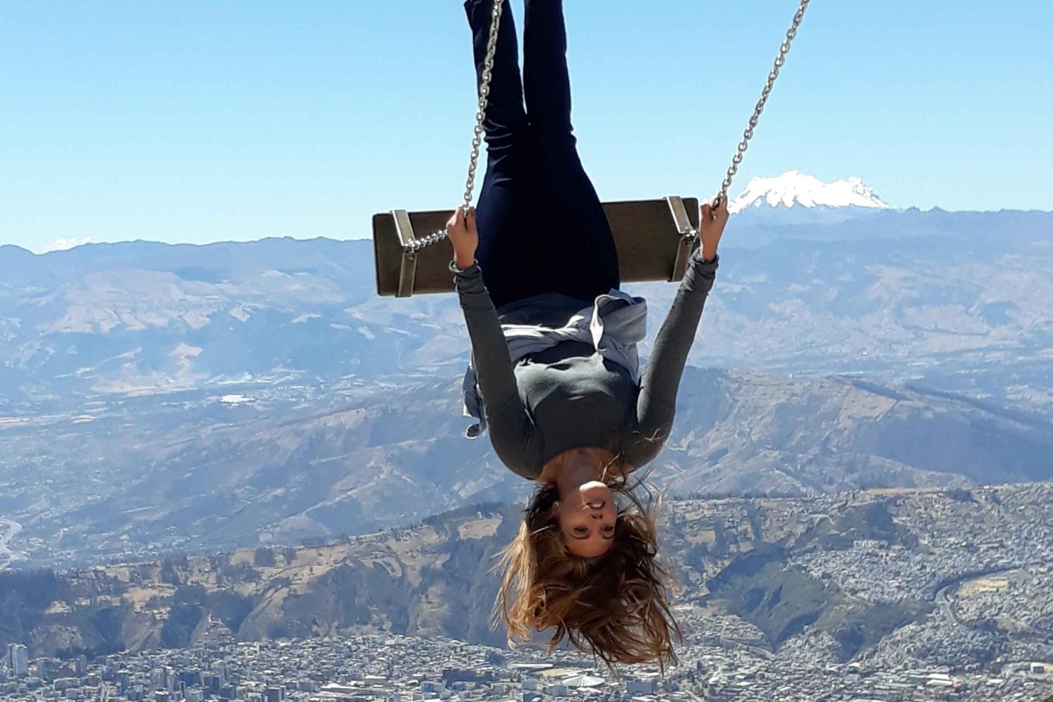 Desde Quito: Teleférico, Museo Intiñan y recorrido por el centro colonial.