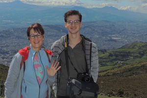 Desde Quito: Teleférico, Museo Intiñan y recorrido por el centro colonial.
