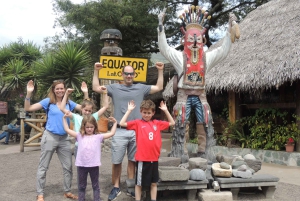 Desde Quito: Teleférico, Museo Intiñan y recorrido por el centro colonial.