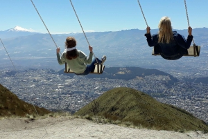 Desde Quito: Teleférico, Museo Intiñan y recorrido por el centro colonial.
