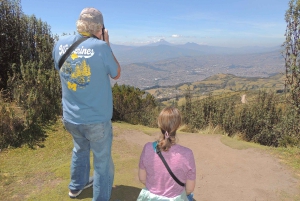 Desde Quito: Teleférico, Museo Intiñan y recorrido por el centro colonial.