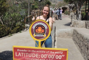 Desde Quito: Teleférico, Museo Intiñan y recorrido por el centro colonial.