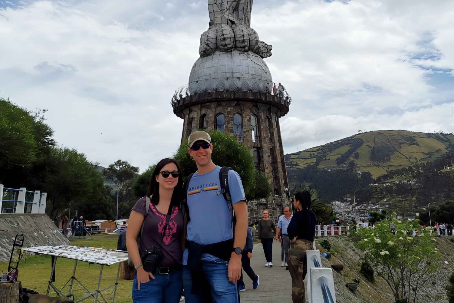 من جولة مدينة كيتو ووسط العالم إنتينيان