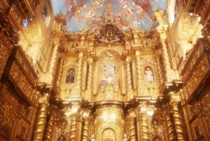 من جولة مدينة كيتو ووسط العالم إنتينيان