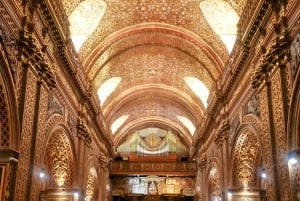 من جولة مدينة كيتو ووسط العالم إنتينيان