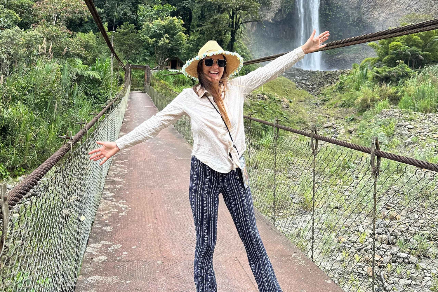 من كيتو: رحلة ليوم واحد إلى كوتوباكسي وبانوس مع الغداء