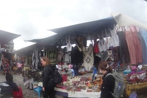 Desde Quito: Otavalo, Mercado de la Plaza de Ponchos y Cotacachi