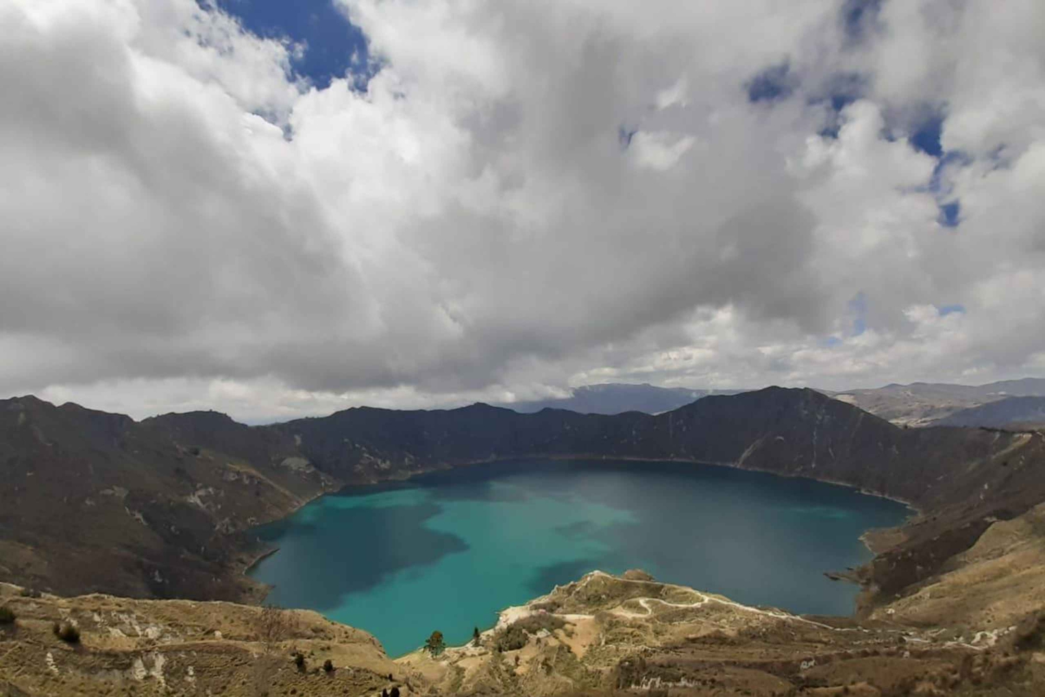 Von Quito aus: Quilotoa Krater Tagestour mit Marktbesuch