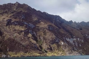 Von Quito aus: Quilotoa Krater Tagestour mit Marktbesuch