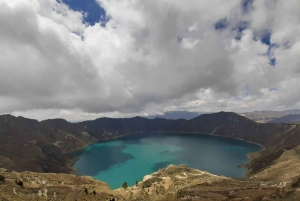 Von Quito aus: Quilotoa Krater Tagestour mit Marktbesuch