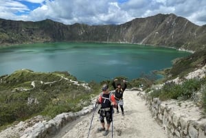Desde Quito: Tour de día completo por la laguna del Quilotoa con almuerzo