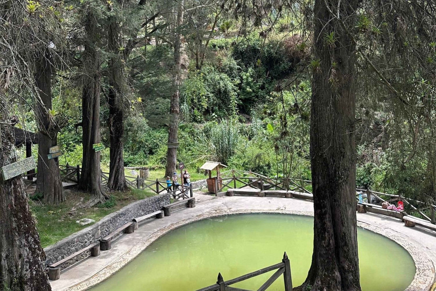 Из Кито в Отавало, Бискочо и водопад Пегуче