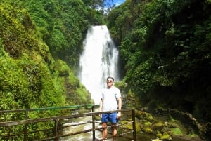 From Quito to Otavalo, Bizcocho and Peguche Waterfall