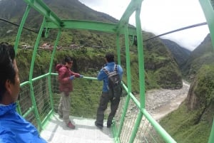 Von Quito aus: Geführte Tour zu den Wasserfällen von Baños de Agua Santa