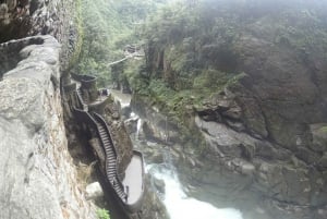 Von Quito aus: Geführte Tour zu den Wasserfällen von Baños de Agua Santa